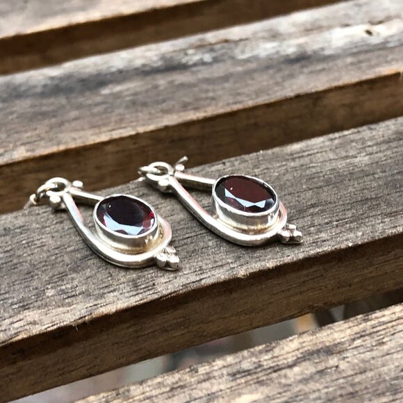 Silver with garnet stone dangle earrings - Picture 2 of 4